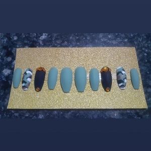 Army Bliss Press on Nails